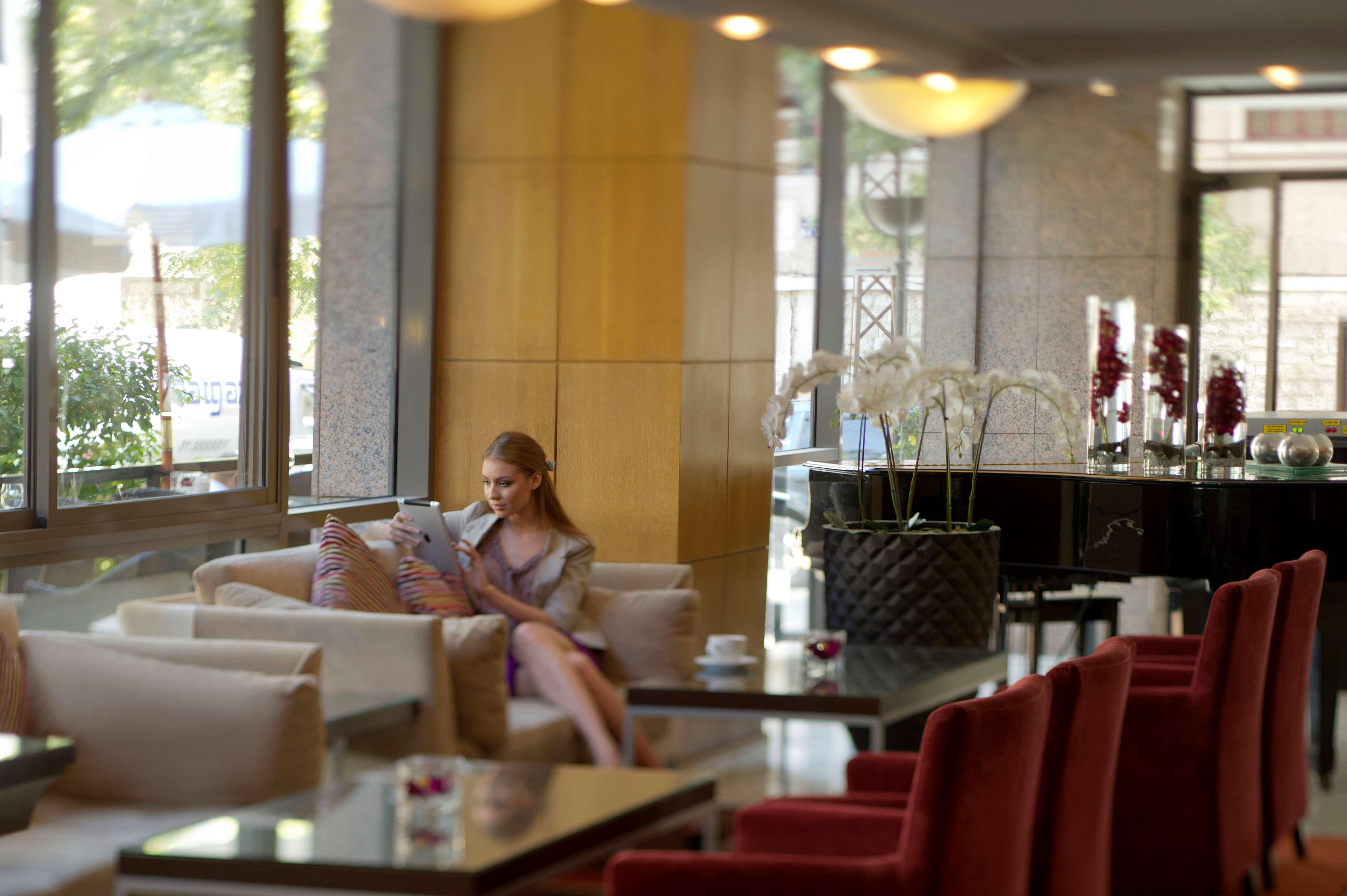 贝鲁特马丁内斯丽笙布鲁酒店 外观 照片 Lobby