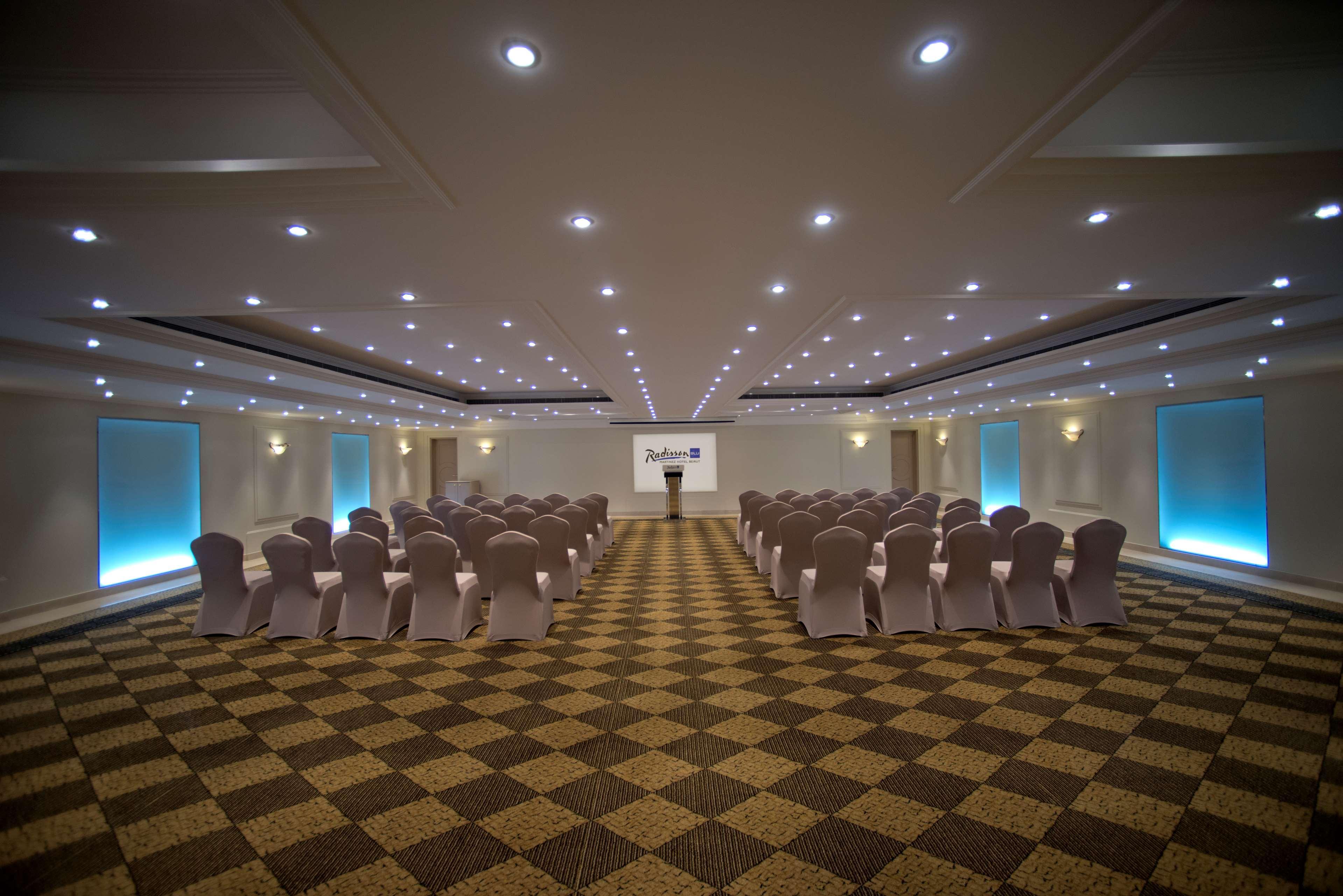 贝鲁特马丁内斯丽笙布鲁酒店 外观 照片 The ballroom at the hotel