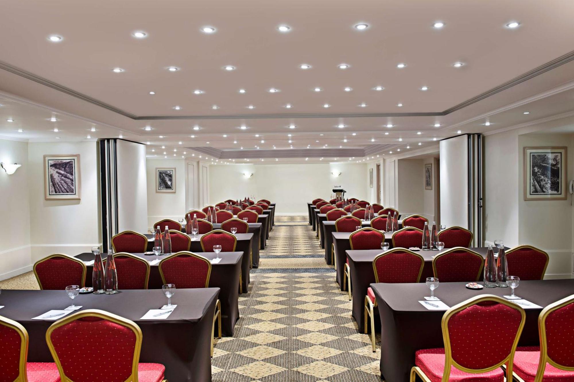 贝鲁特马丁内斯丽笙布鲁酒店 外观 照片 The ballroom