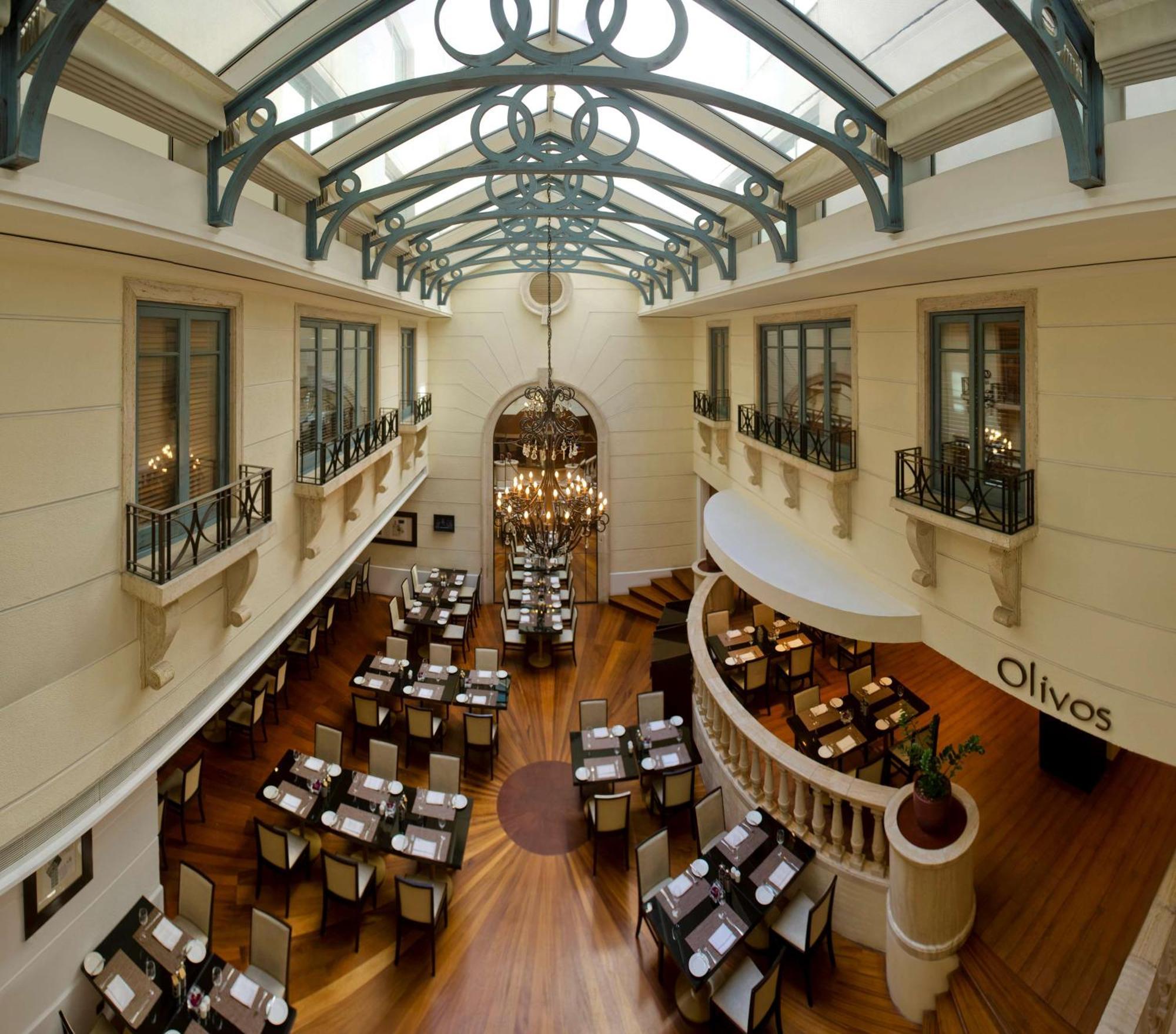 贝鲁特马丁内斯丽笙布鲁酒店 外观 照片 Olivos restaurant